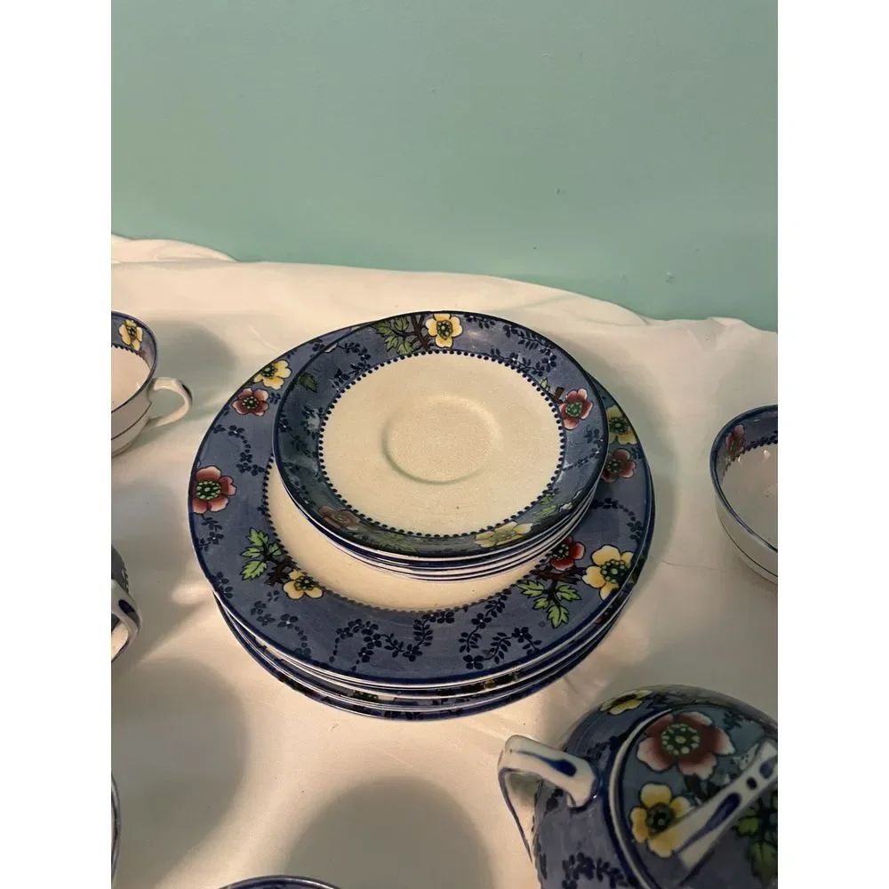 Wedgwood England 22 Piece Set Ivory Flower Dinner/Dessert Plates,‎ Tea Set